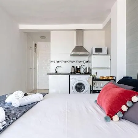 Near * פואנגירולה