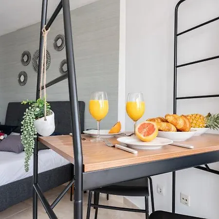 Near דירה פואנגירולה